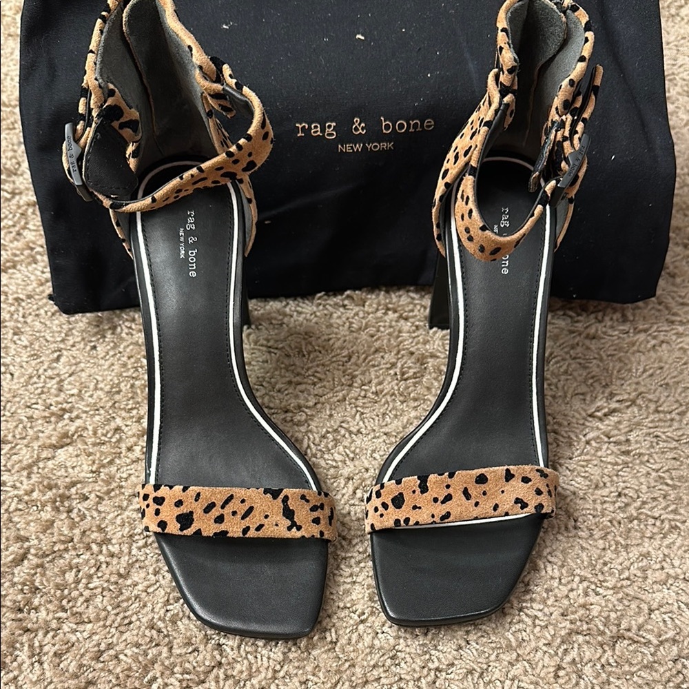 Rag & Bone Women's Black and Tan Sandals